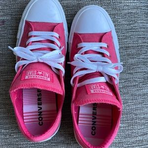 Converse shoes. Size 8. Like new